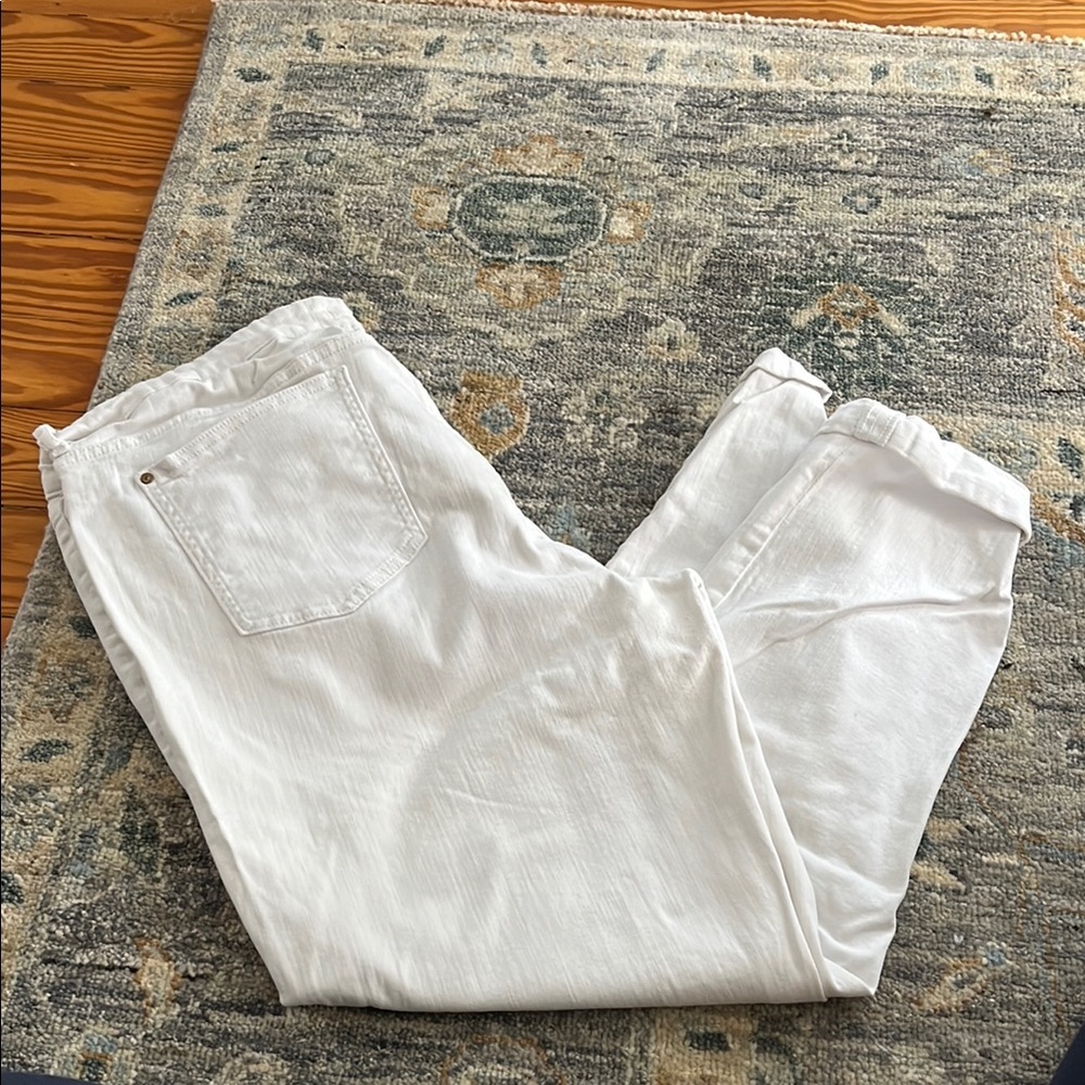 Vintage America Women's Straight Leg White Jeans